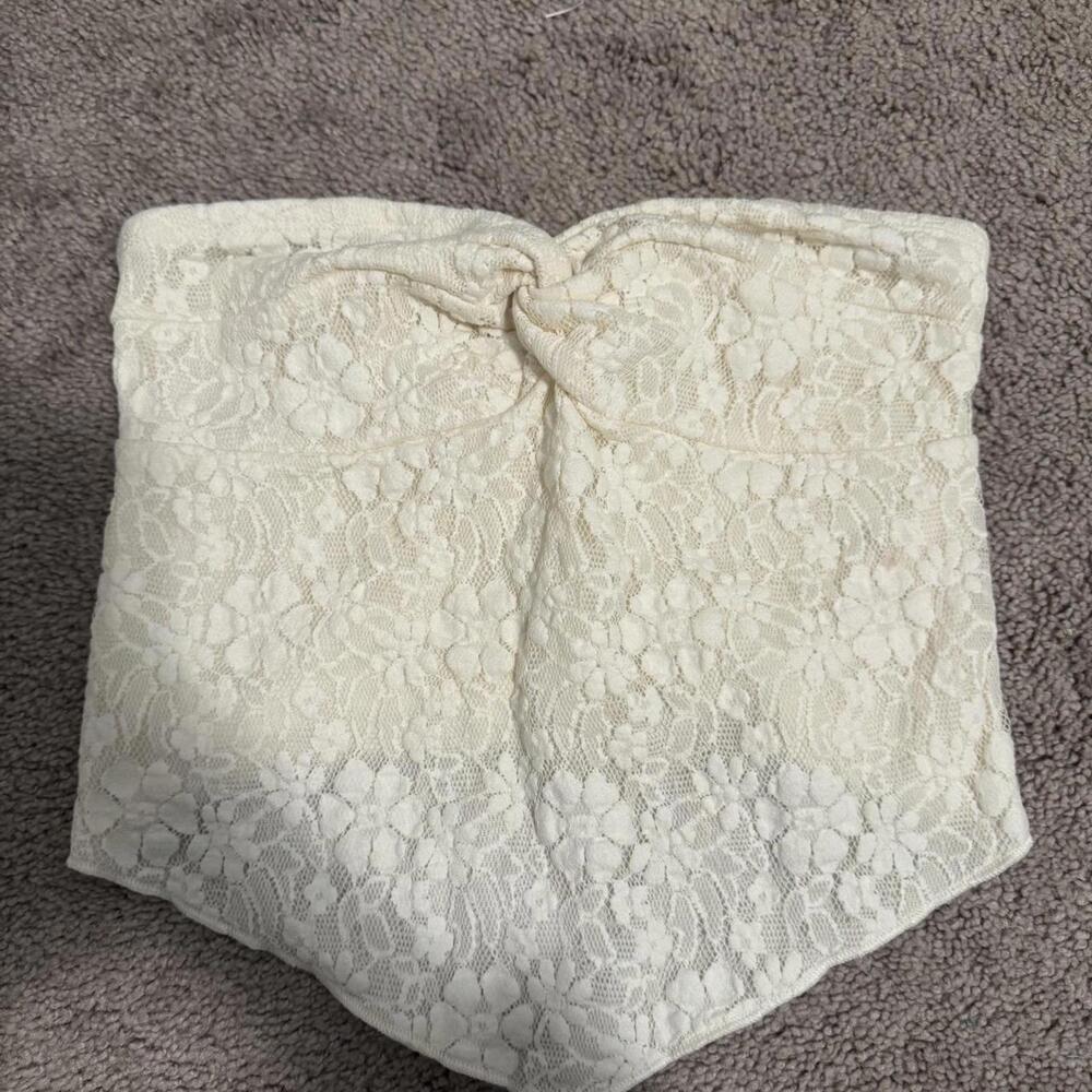 SHEIN Women's Cream and White Crop-top